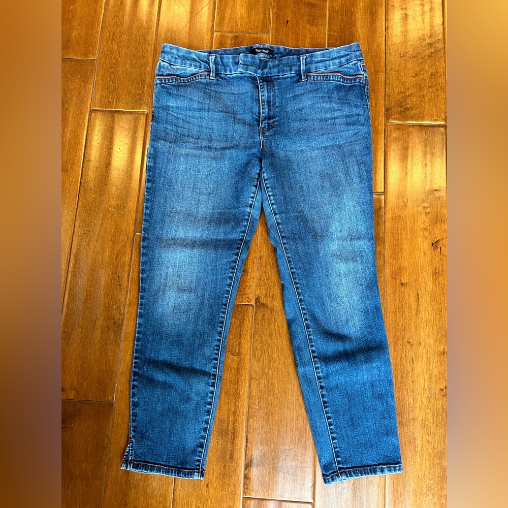 White House Black Market Stretch Skinny Crop Size 12 with Leather Trim Detail